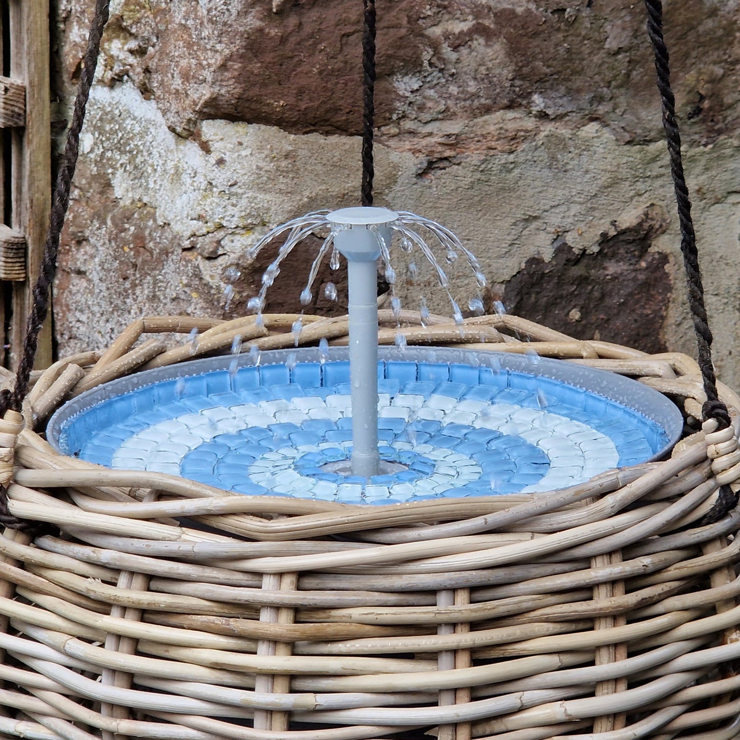 MOSAIC - SKY BLUE AND WHITE - hydria