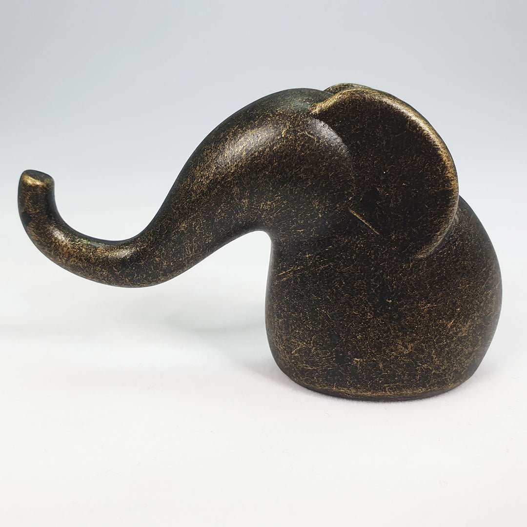 Eddie The Sipping Elephant - hydria