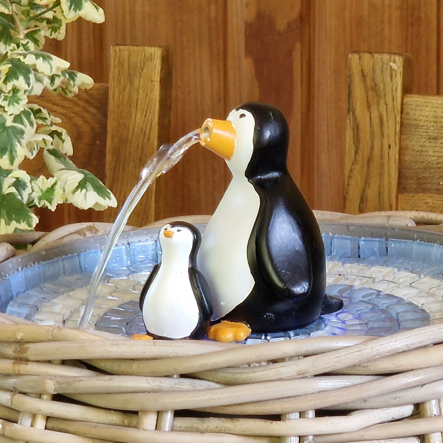 Pepper and Penny the Penguins - hydria