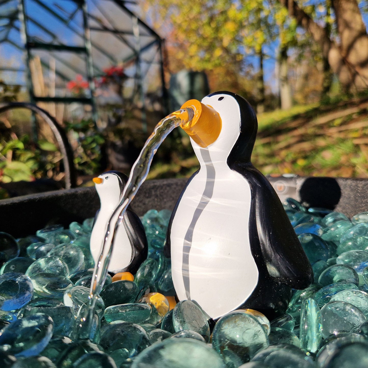 Pepper and Penny the Penguins - hydria